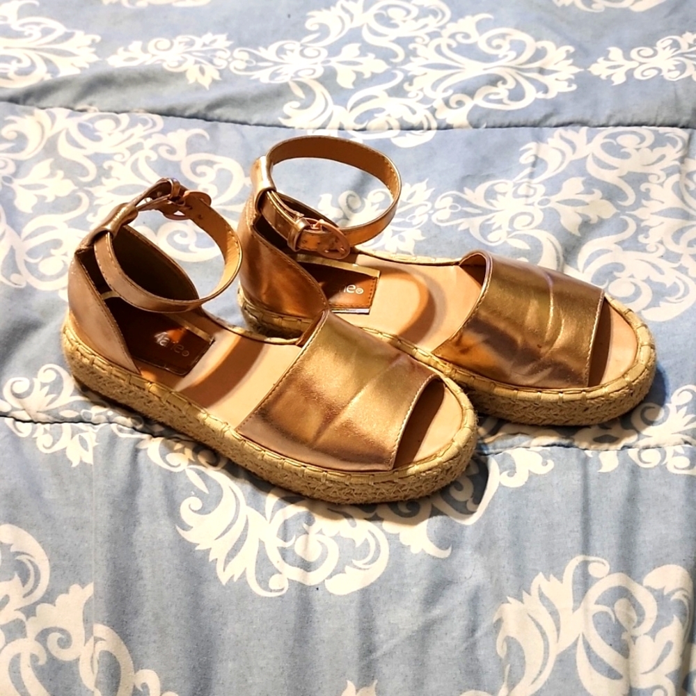 Rose Gold Sandals girls sz 1